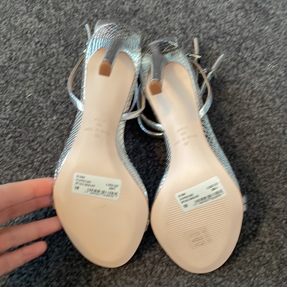 Aqua Silvana silver python embossed heels size 6 - Picture 8 of 10